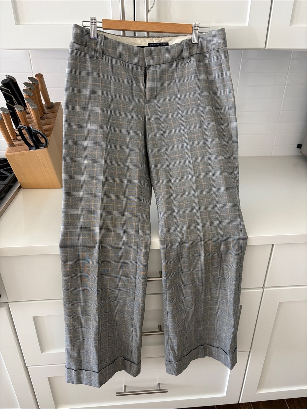Banana Republic women’s slacks. Ryan fit.